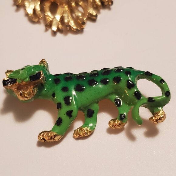 8 Animals Pins or Brooches, items # A -1202- 1209,  wt. 113 grams . - Picture 4 of 13